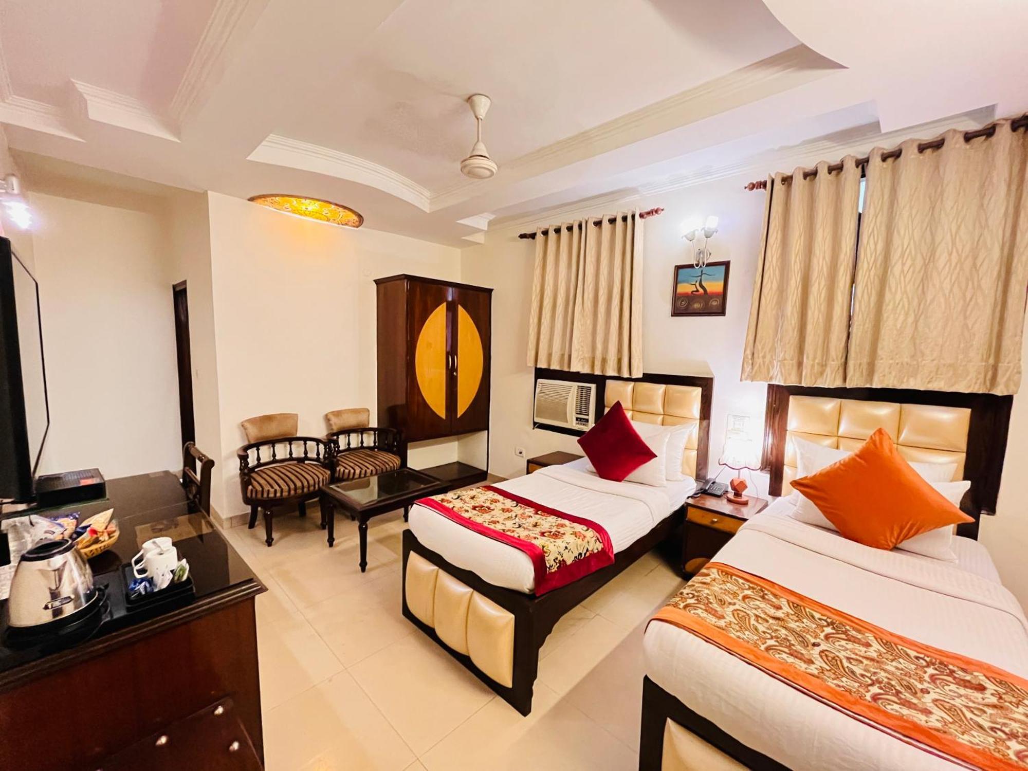 Hotel Paras - Karol Bagh Delhi Экстерьер фото